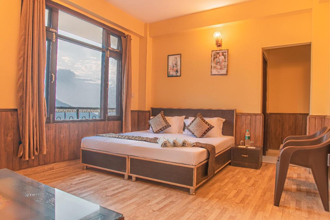 Pine Villa Kasauli Exterior photo